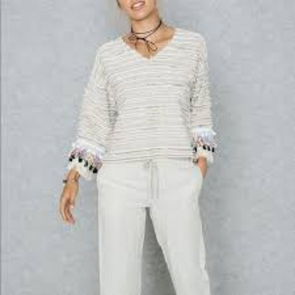 ✅ J.O.A Moon River Pom Pom Sleeve Top SIZE SMALL